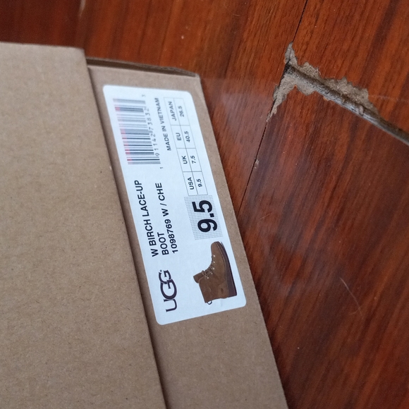 UGG Birch Lace Up boot - Picture 6 of 8